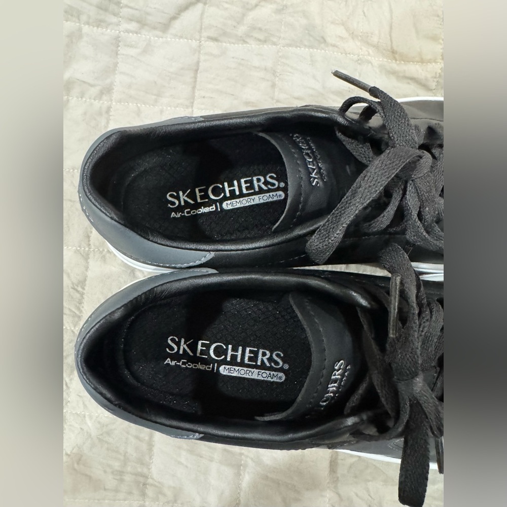 SKECHERS Women’s Black and White Sneakers (size 7.5) - Picture 3 of 6